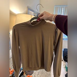 BB Dakota size small brown long sleeve